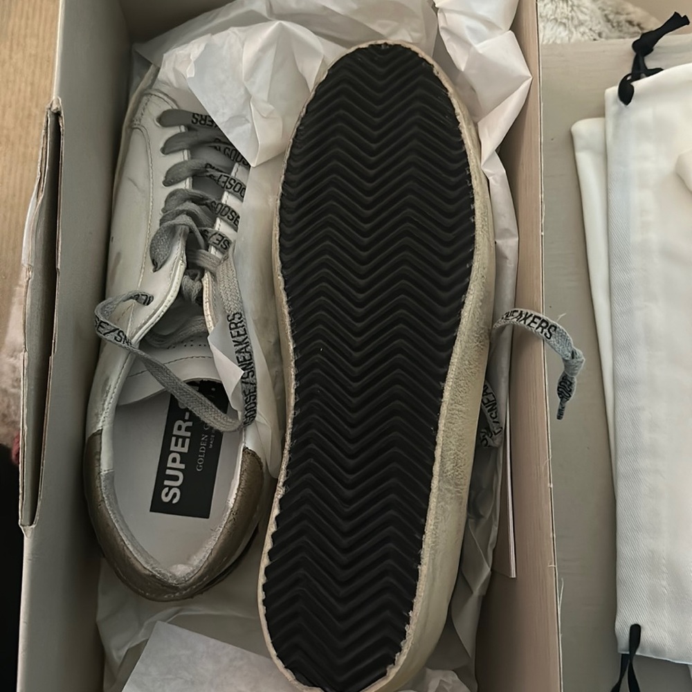 Golden goose sneakers. New without box. Never worn. - Picture 5 of 8